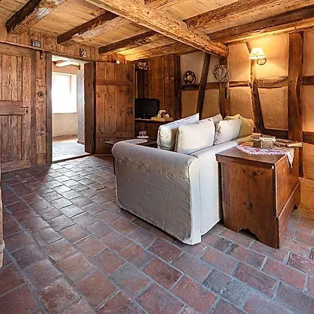 Au Fil Du Temps Bed & Breakfast 4*